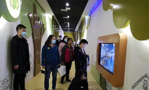 周末探索之旅 周黑鴨主題工業(yè)園的工業(yè)研學(xué)與藝術(shù)表演體驗(yàn)